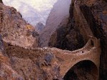 shahara bridge over chasm in yemen