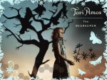 Tori Amos - Beekeeper by a tree