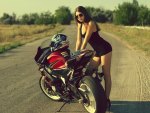 BEAUTIFUL BABE WITH BIKE