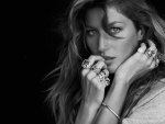 Grayscale Gisele