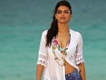 SEXY DEEPIKA