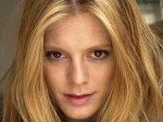 Emilia Fox