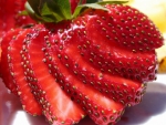 sliced strawberries