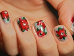 poinsettia nails