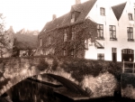 houses on the bridge
