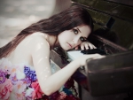 Piano Girl
