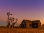 farmhouse on the prairie