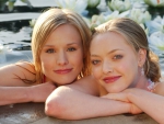 Amanda Seyfried and Kristen Bell