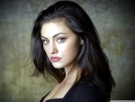 Phoebe Tonkin