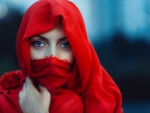 Red cloth and blue eyes