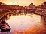 River Tiber in Rome_(Italy)