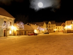 Kandava by night.