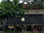 Apple shop Waikiki Beach, Hawaii
