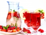 Refreshing berry drinks