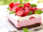 Airy Cake with Strawberries