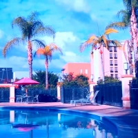 California Luxury apartment and pool