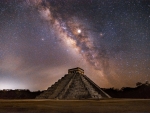 Milky Way over Pyramid of the Feathered Serpent