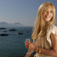 Claudia Schiffer and the boats