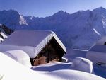 HOUSE IN SNOW
