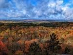 Shades of fall along the Centennial Ridge trail in Algonquin Park
