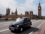 2015 BLACK TAXI ON WESTMINSTER BRIDGE