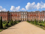 HAMPTON COURT PALACE