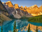 Sunrise on moraine lake