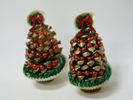 pine cones christmans trees