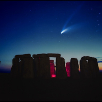 stonehenge comet