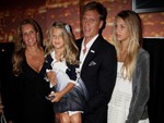 DOLPH LUNDGREN & ANETTE QVIBERG & KIDS 'IDA' AND 'GRETA'