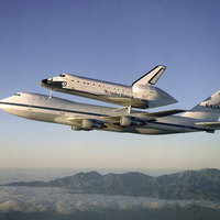 Piggyback-Space-Shuttle-Atlantis-and-Boeing-747
