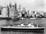 Cruise ship at old New York