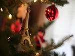 eiffel tower ornament