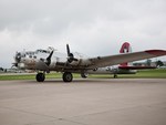 B17 Flying Fortress - Aluminum Overcast