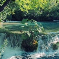 dual waterfalls in croatia
